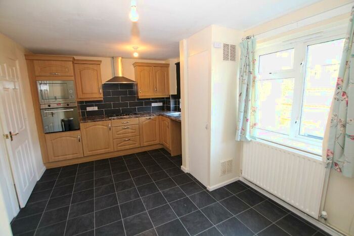 3 Bedroom End Of Terrace House For Sale In Savernake Close, Warminster, BA12