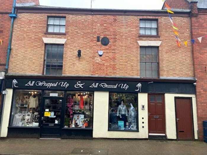 2 Bedroom Flat To Rent In Lutterworth, Leicestershire, LE17