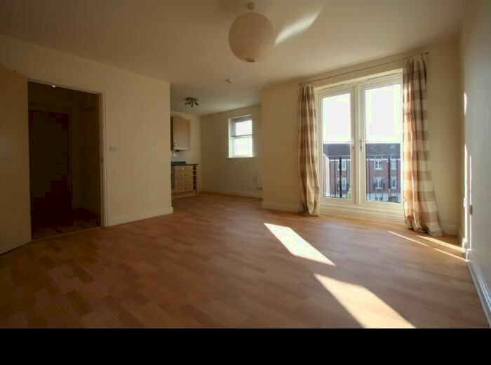 2 Bedroom Flat To Rent In Goldstraw Lane, Fernwood, Newark, NG24
