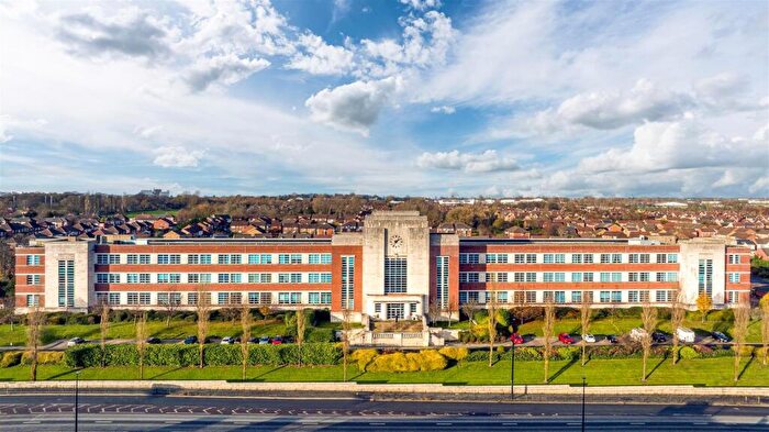 2 Bedroom Penthouse For Sale In Wills Oval, Newcastle Upon Tyne, NE7