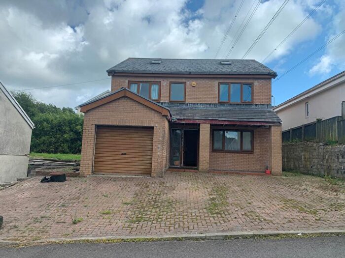 4 Bedroom Detached House For Sale In Crown Road, Kenfig Hill, Bridgend, CF33