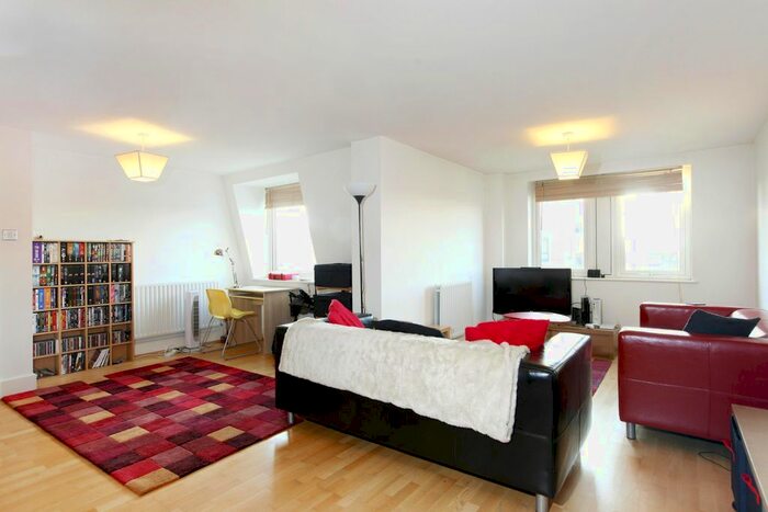 2 Bedroom Flat To Rent In Jerome Place, Kingston Upon Thames, KT1