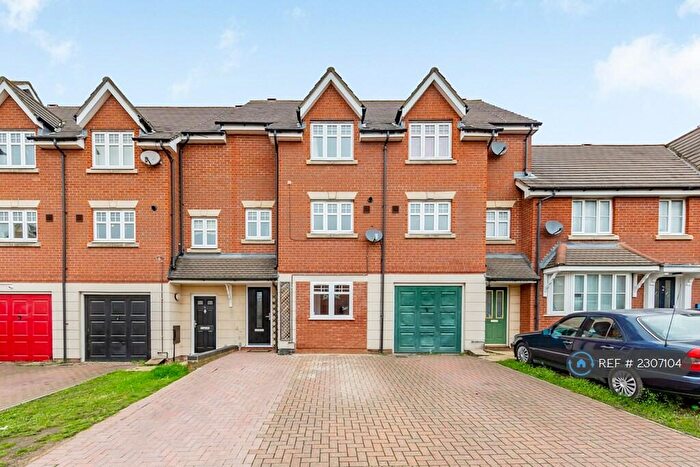 4 Bedroom Terraced House To Rent In Pearcy Close, Harold Hill, Romford, RM3