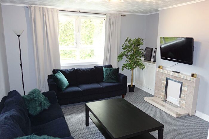 3 Bedroom Flat To Rent In Powis Crescent, Aberdeen, AB24