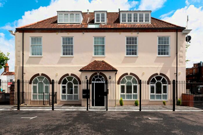 2 Bedroom Flat To Rent In New Street, Basingstoke, RG21