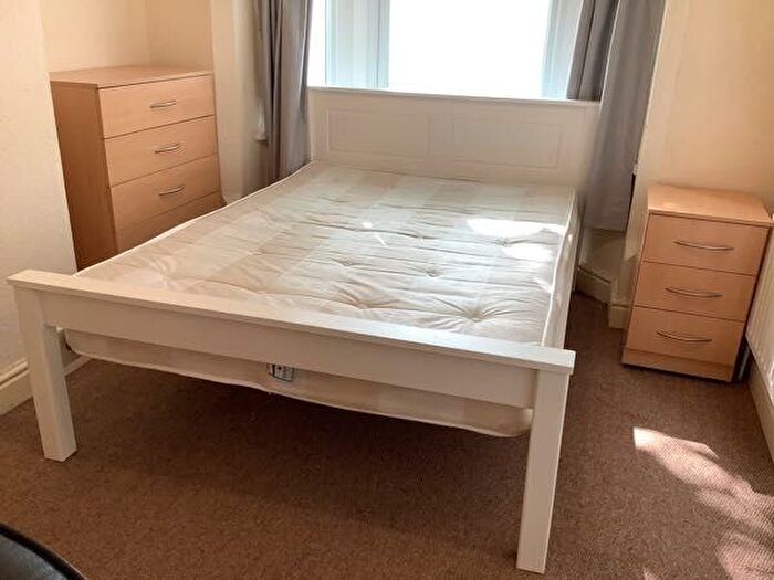 3 Bedroom Semi-Detached House To Rent In Lenton Boulevard, Nottingham, NG7