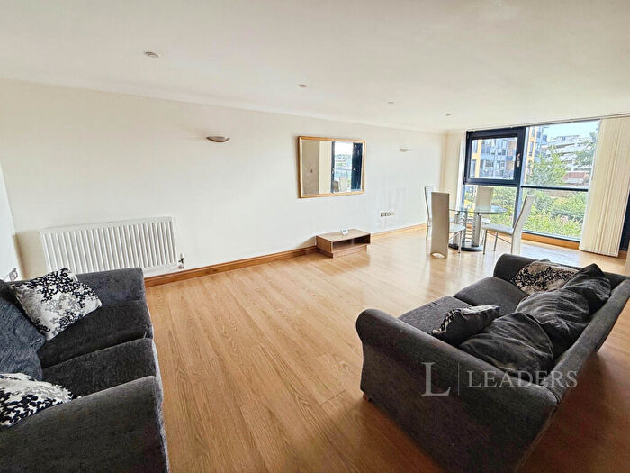 2 Bedroom Flat To Rent In Canute Road, Southampton, SO14