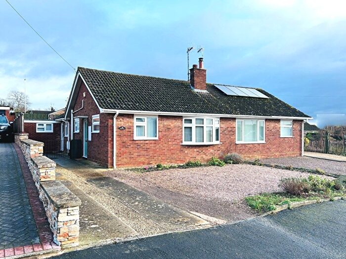 3 Bedroom Semi-Detached Bungalow For Sale In Evendene Road, Evesham, WR11