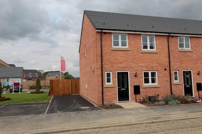 3 Bedroom End Of Terrace House To Rent In New Woodpecker Drive, Beverley, HU17