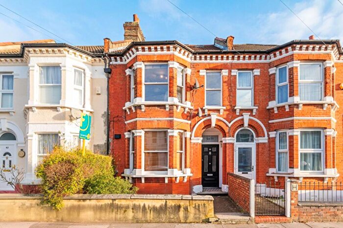 2 Bedroom Flat To Rent In Gonville Road, Mitcham, Thornton Heath, CR7