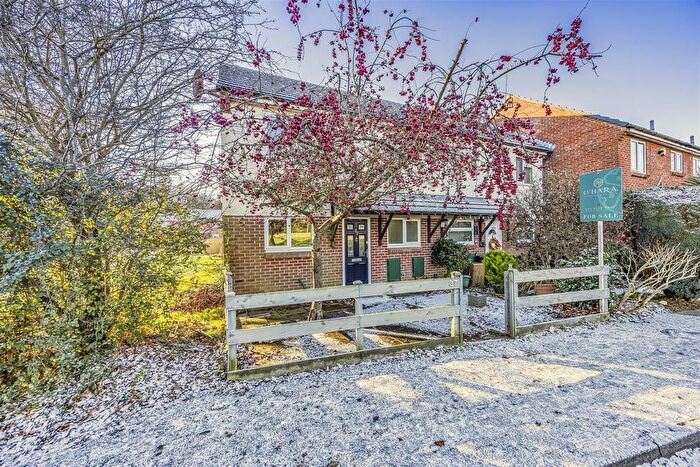 3 Bedroom End Terrace House For Sale In Springwood Avenue, Waterlooville, PO7