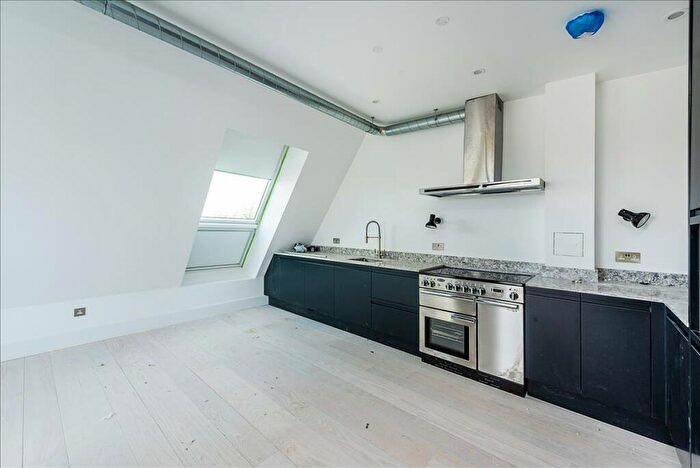 2 Bedroom Apartment To Rent In The Fisheries, London Fields, E8