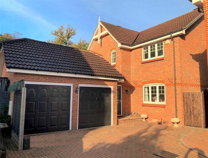 4 Bedroom Detached House To Rent In Coopers Gate, Colney Heath, St. Albans, AL4