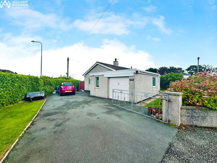 3 Bedroom Detached Bungalow For Sale In Cyttir Road, Holyhead, Anglesey, LL65