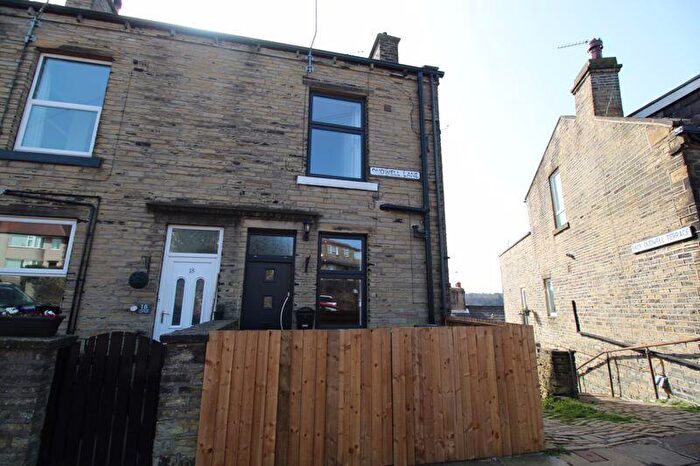 2 Bedroom Terraced House To Rent In Dudwell Lane, Skircoat Green, HX3