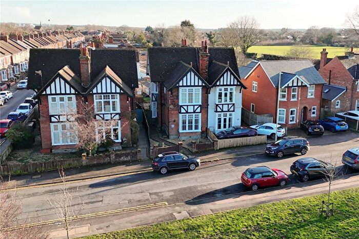 5 Bedroom Semi-Detached House For Sale In Jemmett Road, Ashford, Kent, TN23