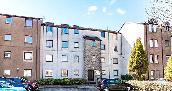 3 Bedroom Flat To Rent In Headland Court, Aberdeen, AB10
