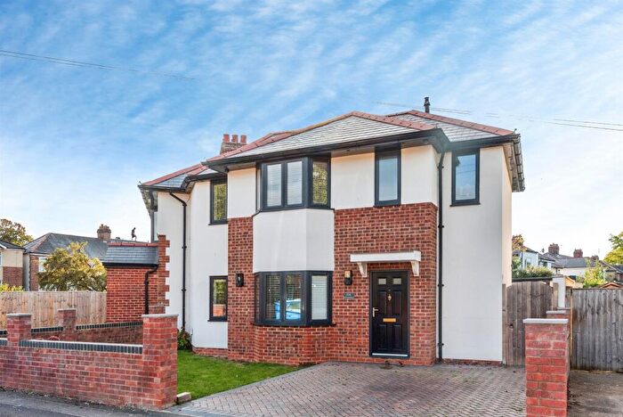 2 Bedroom End Of Terrace House For Sale In Outram Road, Oxford, OX4