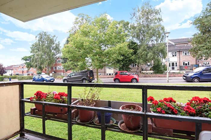 2 Bedroom Flat For Sale In Latimer Grange, Headington, OX3