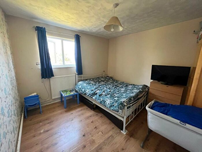 1 Bedroom Flat For Sale In Jardine Court, Jessop Road, Stevenage, SG1