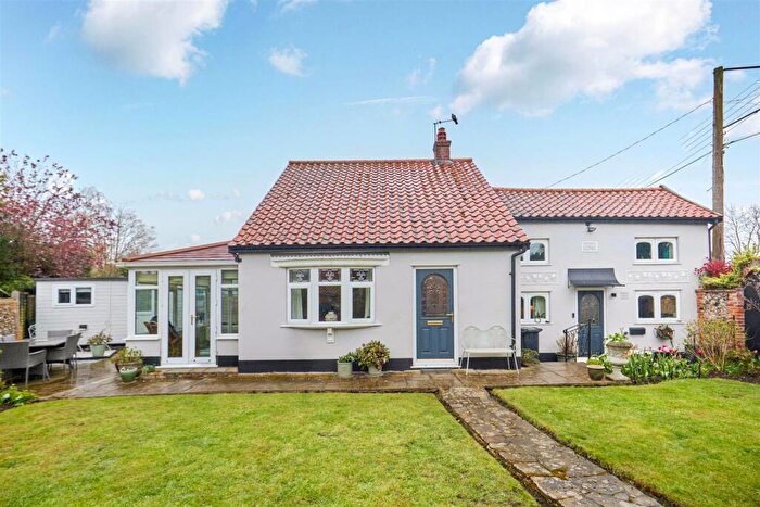 2 Bedroom House For Sale In Crossing Road, Palgrave, Diss, IP22