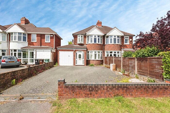 3 Bedroom Semi Detached House For Sale In Manor Park Road, Birmingham, B36