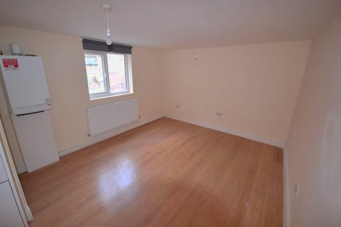 Studio To Rent In Pembroke Road, London, E17