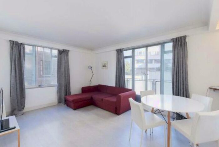 2 Bedroom Flat To Rent In Buckingham Gate, London, SW1E