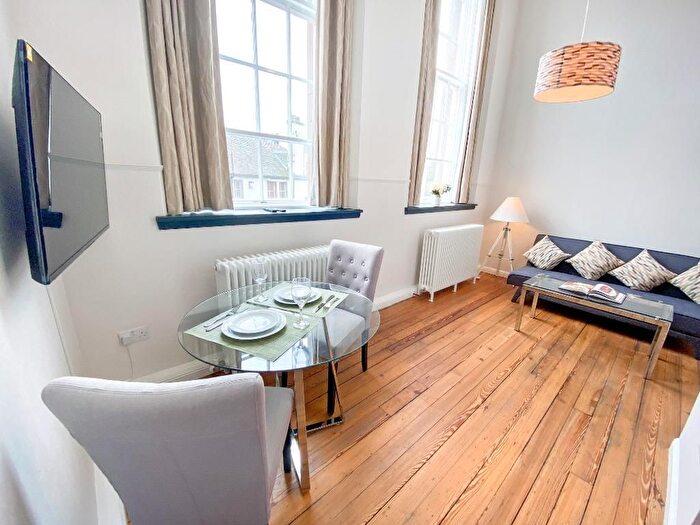 1 Bedroom Flat To Rent In Flat, Mcdonald Road, Edinburgh, EH7