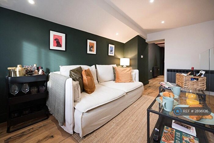 1 Bedroom Flat To Rent In Kirkgate, Ripon, HG4