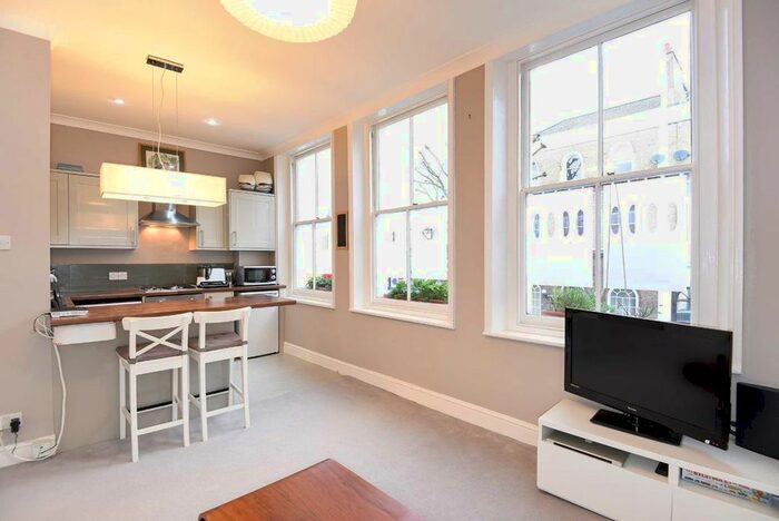 2 Bedroom Flat To Rent In Netherwood Road, London, W14