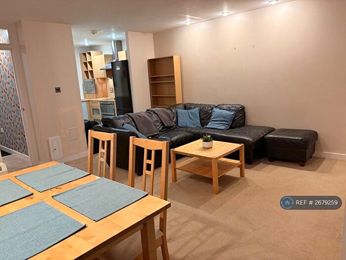 2 Bedroom Flat To Rent In Burlington Street, Manchester, M15