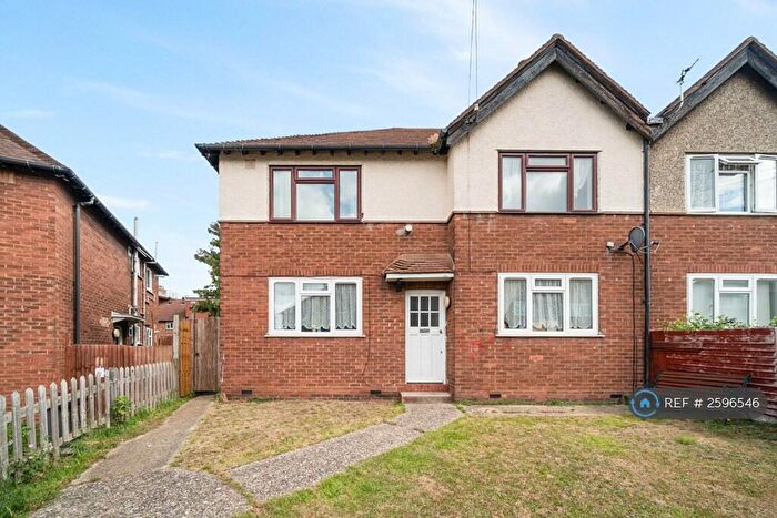 3 Bedroom Maisonette To Rent In Ferndown Road, London, SE9