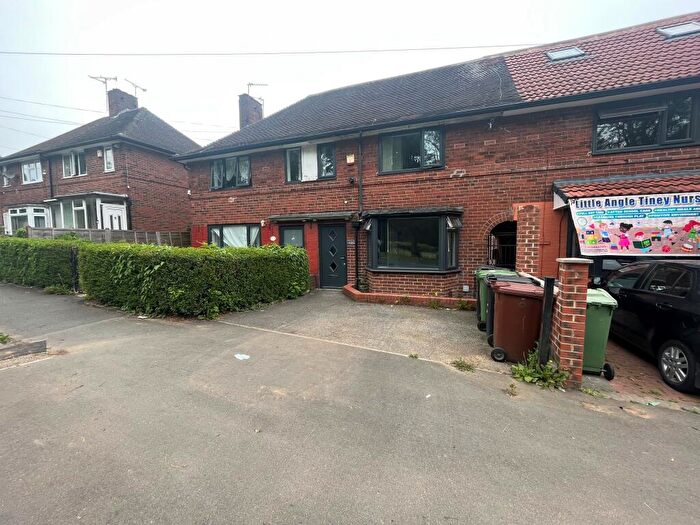 3 Bedroom Semi-Detached House To Rent In Foundry Approach, Leeds, LS9