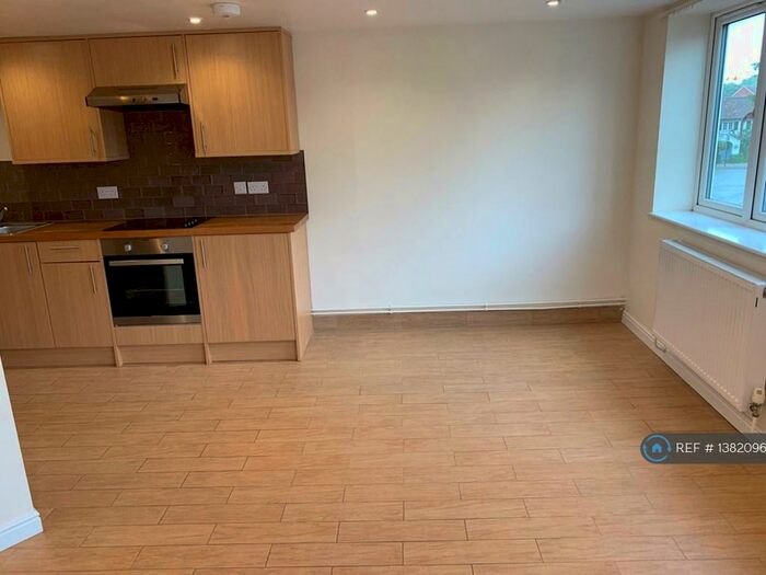 1 Bedroom Flat To Rent In Argyll House, Amesbury, SP4