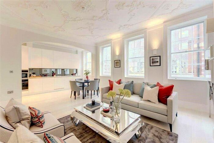 2 Bedroom Flat To Rent In Warwick Court, London, WC1R