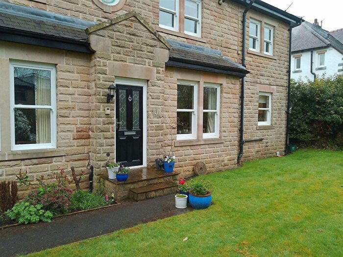 2 Bedroom Flat To Rent In Lismore Road, Buxton, SK17