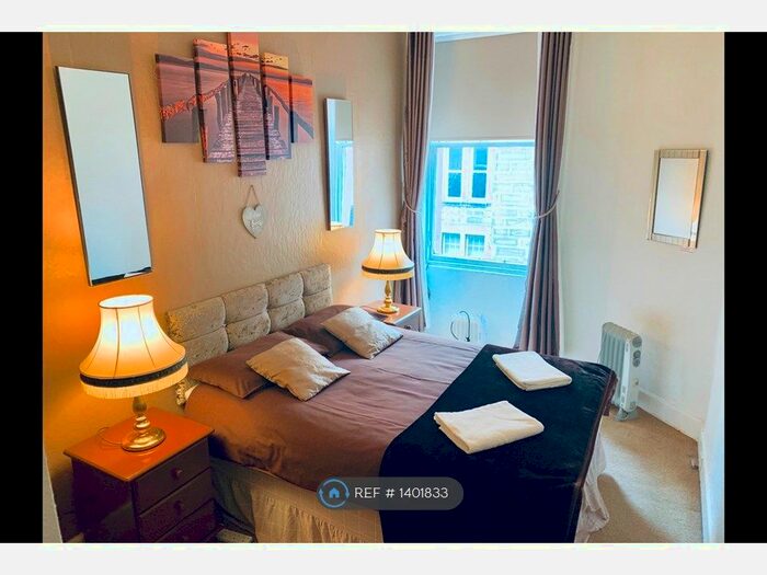 1 Bedroom Flat To Rent In Rossie Place, Edinburgh, EH7