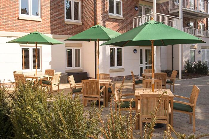 2 Bedroom Apartment To Rent In Bath Road, Devizes, Wiltshire, SN10