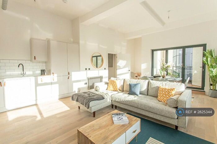 2 Bedroom Flat To Rent In Chapmans Passage, Birmingham, B1