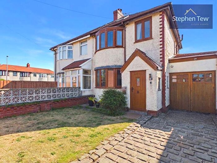 3 Bedroom Semi Detached House For Sale In Alderley Avenue, Blackpool, FY4