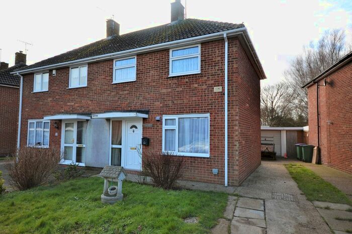 3 Bedroom Semi-Detached House For Sale In The Derings, Lydd, TN29