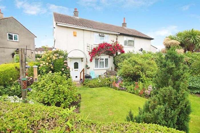 2 Bedroom Semi Detached House For Sale In Eversley Mount, Sherburn In Elmet, Leeds, LS25