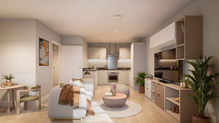 3 Bedroom Flat For Sale In Fleming Way, Isleworth, TW7