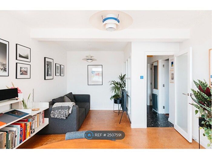 2 Bedroom Flat To Rent In Forest Hill, London, SE23