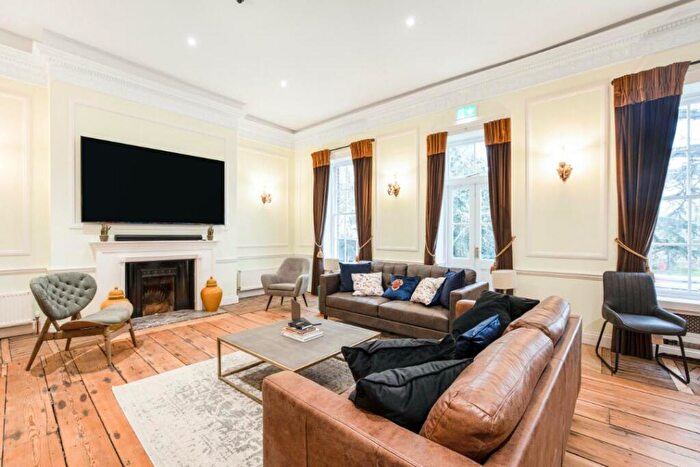 Studio To Rent In Clare Hall Manor, Hertfordshire, EN6