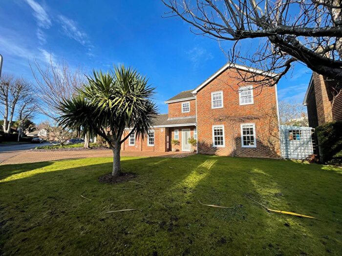 4 Bedroom Detached House For Sale In Blake Close, Walmer, CT14