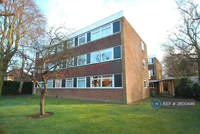 2 Bedroom Flat To Rent In Highland Avenue, Brentwood, CM15