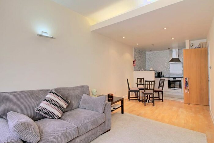 1 Bedroom Apartment To Rent In - Bishopsgate, City, EC2M