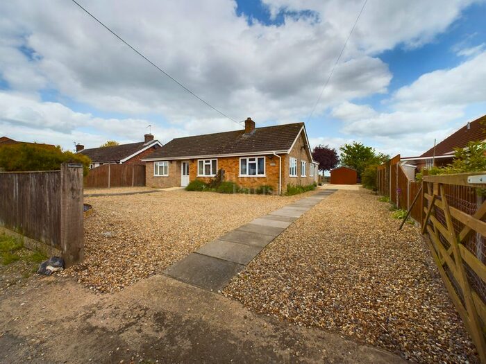 3 Bedroom Detached Bungalow For Sale In The Street, Tivetshall St. Mary, Norwich, NR15